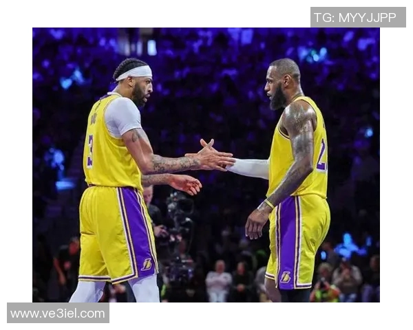 2012年湖人与掘金的激烈对决回顾及赛季精彩瞬间分析 2012年湖人与掘金的激烈对决回顾及赛季精彩瞬间分析