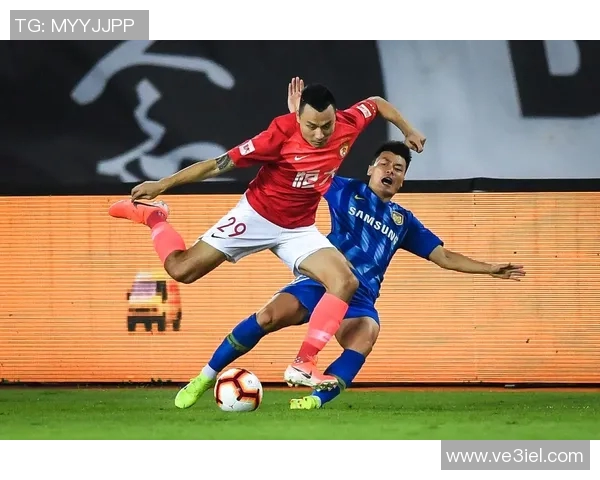 2017年苏宁与恒大激战回顾：足球盛宴中的精彩瞬间与战术较量